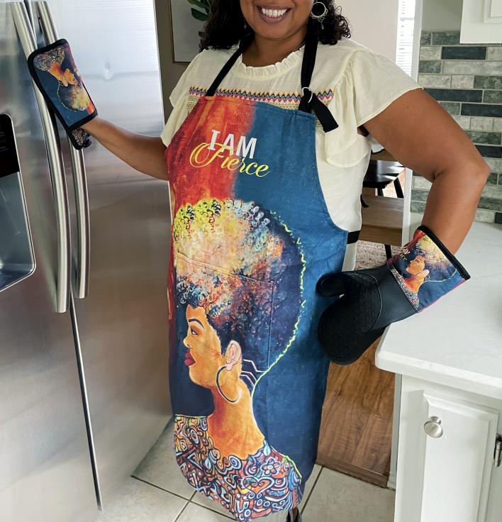 APR226_ (16a) I Am Fierce Designer Apron