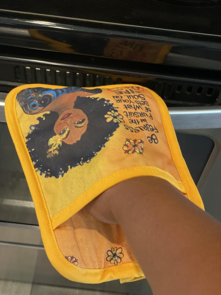 African American Oven Mitt and Potholder (7)