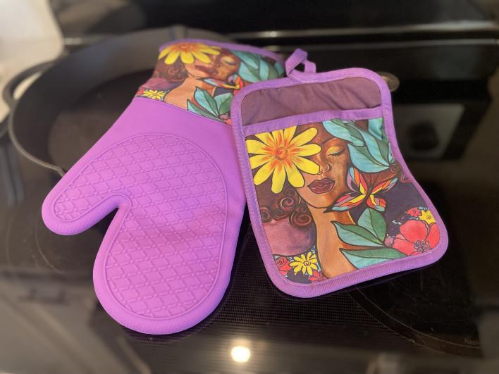 African American Oven Mitt and Potholder -A (2) Garden Spirit Oven Mitt and Potholder Sets