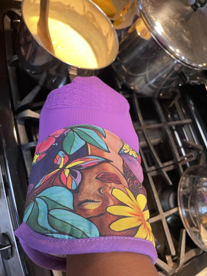 African American Oven Mitt and Potholder -A (6) Garden Spirit Oven Mitt and Potholder Sets